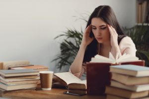 اهمال کاری و حواس پرتی